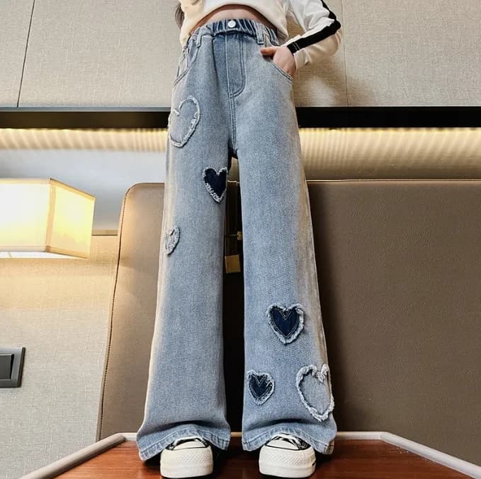 Stylowe spodnie z naszywkami dla dziewczynki, które pokochasz