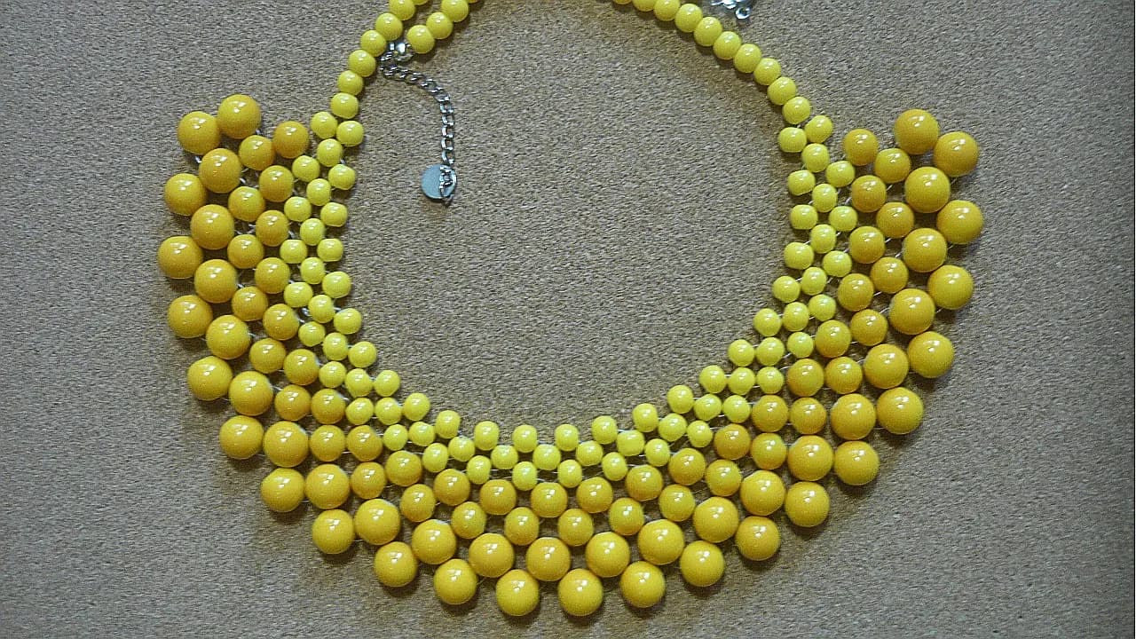 Jak zrobić naszyjnik z modeliny - proste kroki, które zachwycą każdego