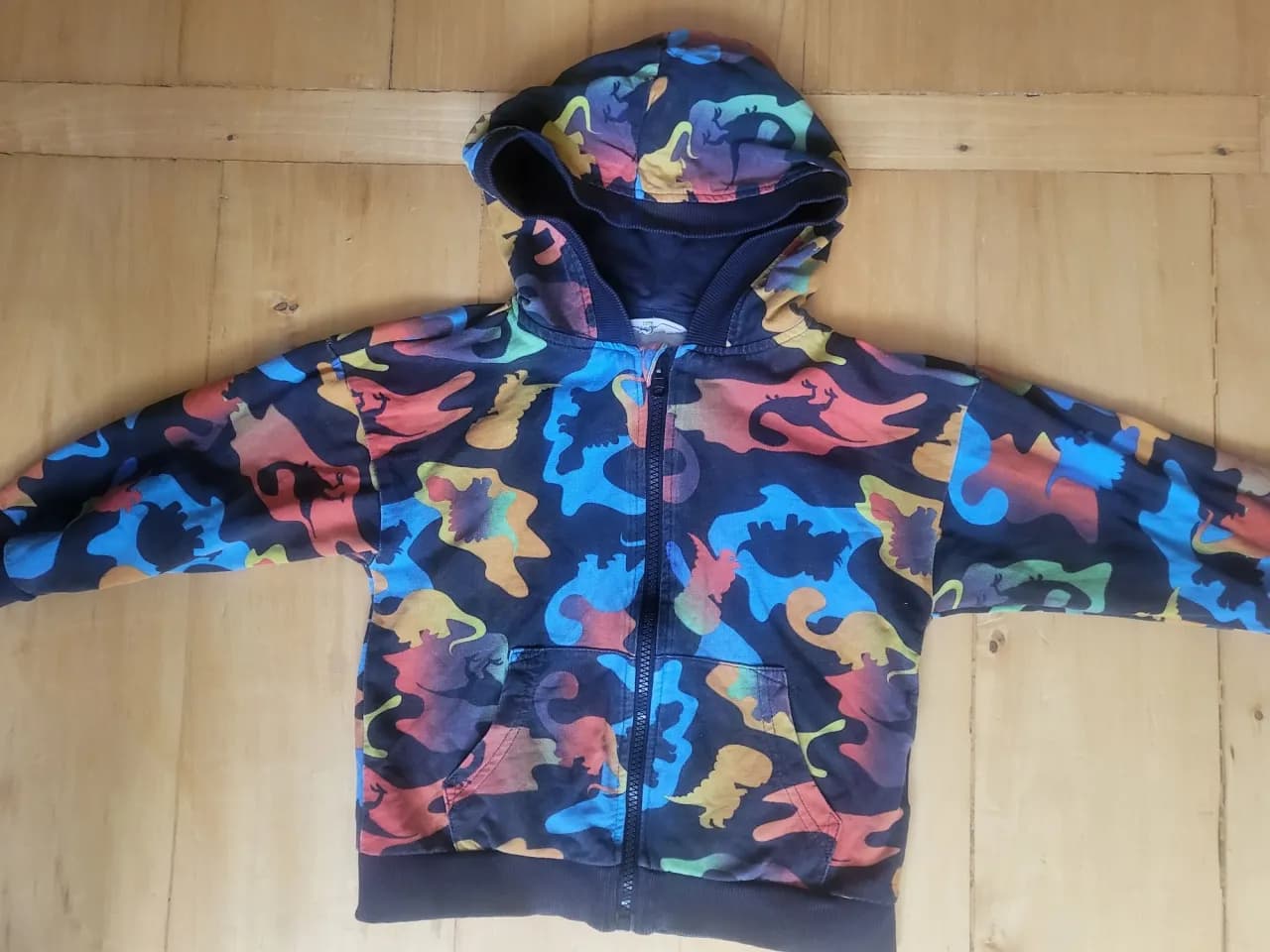 Stylowe bluzy Coccodrillo dla chłopca – różnorodność i komfort