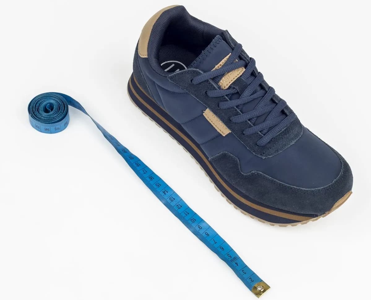 Jak przeliczyć 42.5 ile to cm? Odkryj właściwe wartości i rozmiary