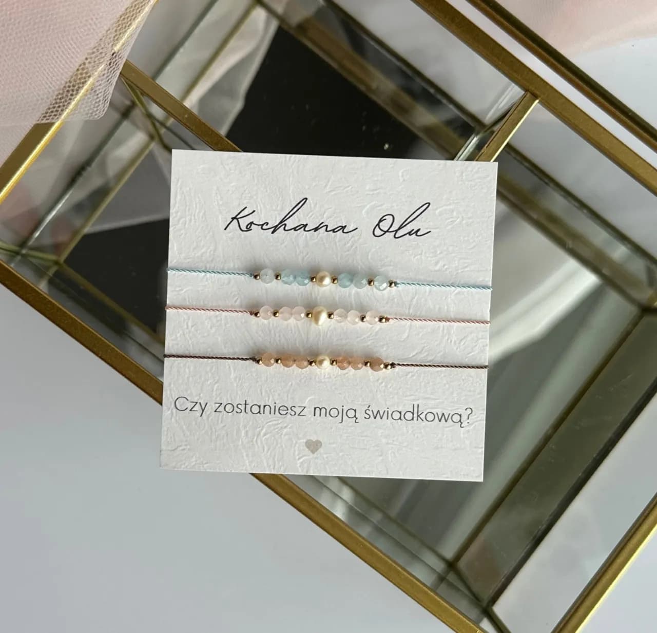 Bransoletka czy zostaniesz moją świadkową – wyjątkowe propozycje na tak ważny moment